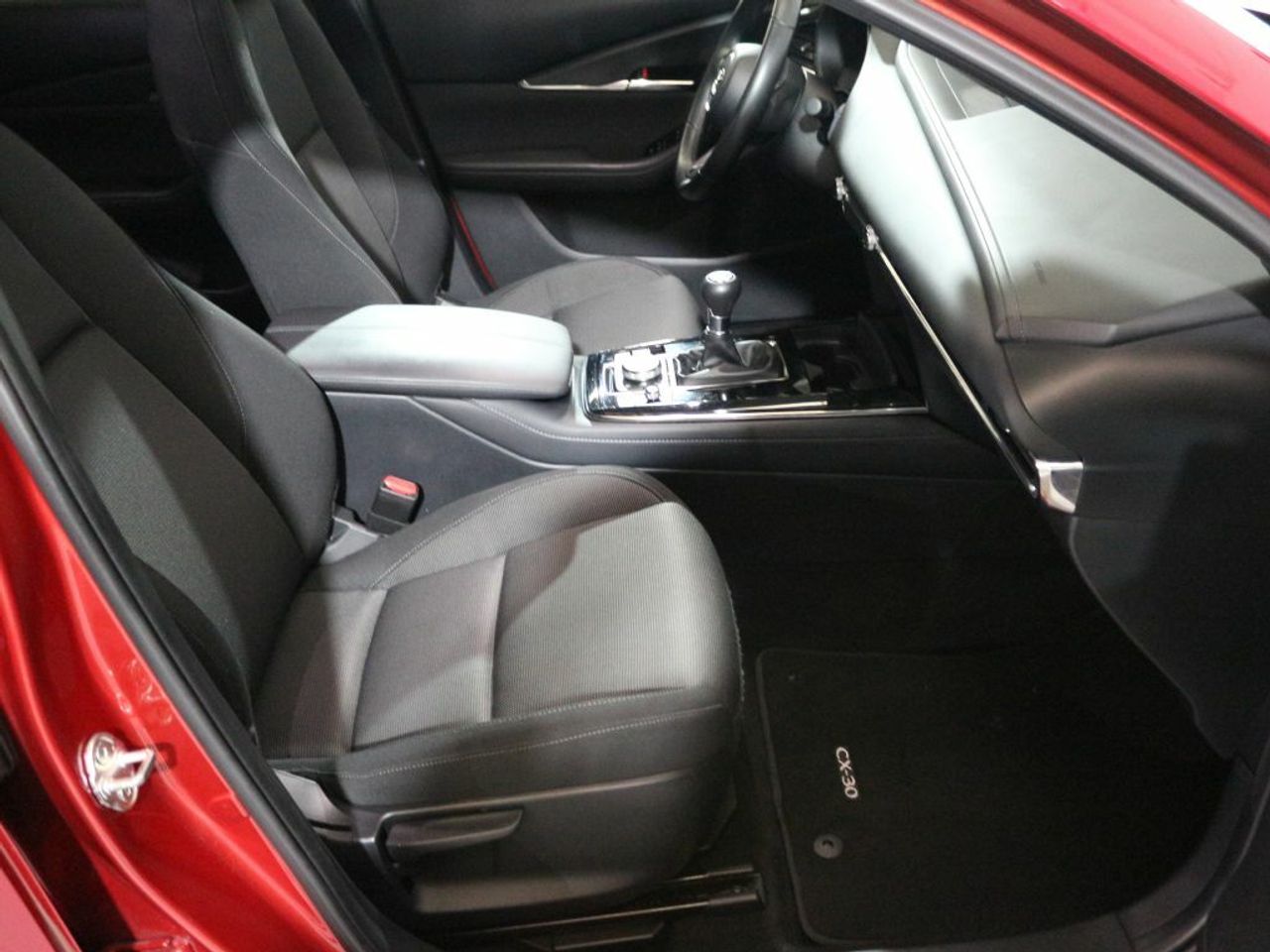 Foto Mazda CX-30 14