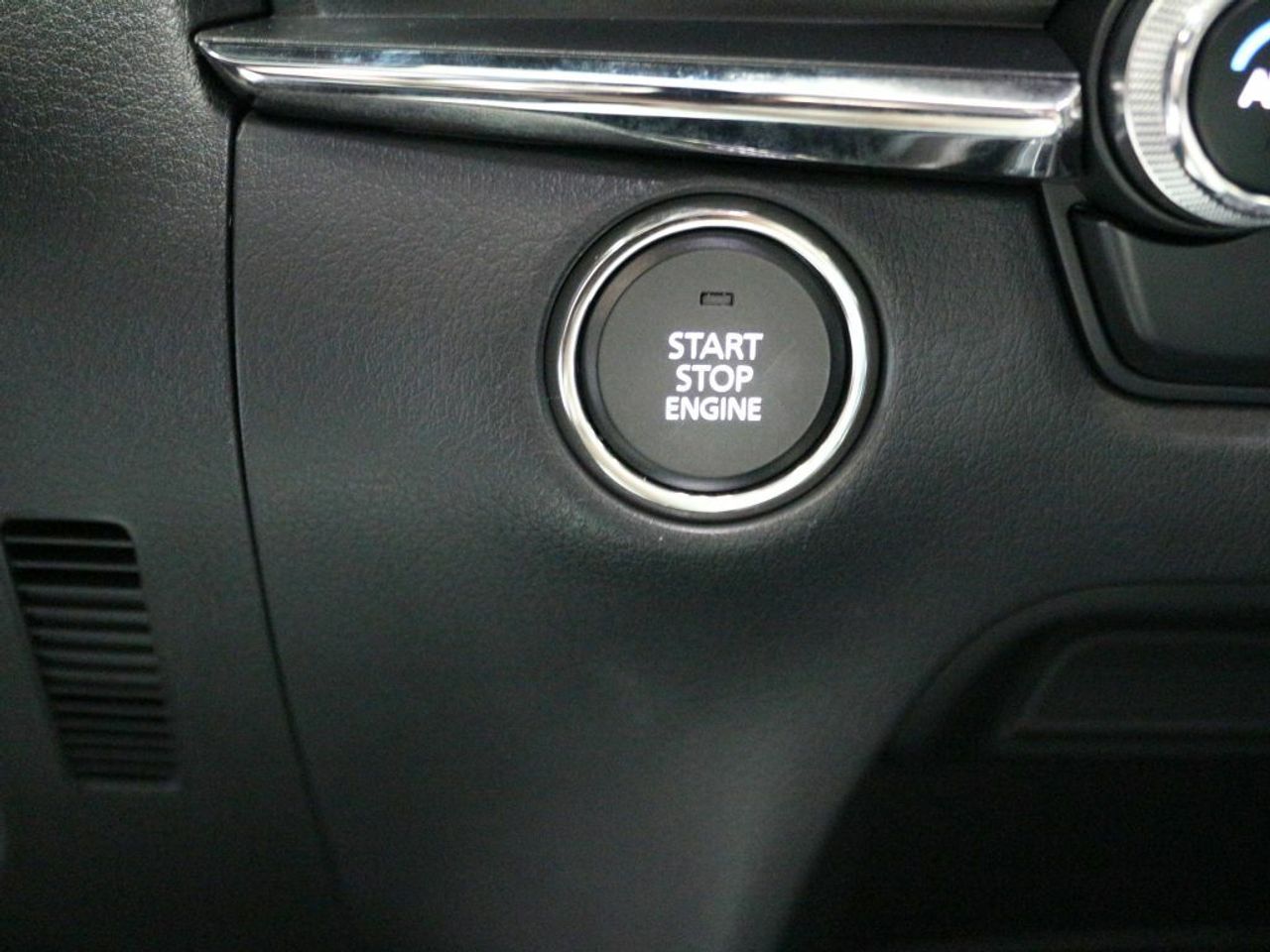 Foto Mazda CX-30 23
