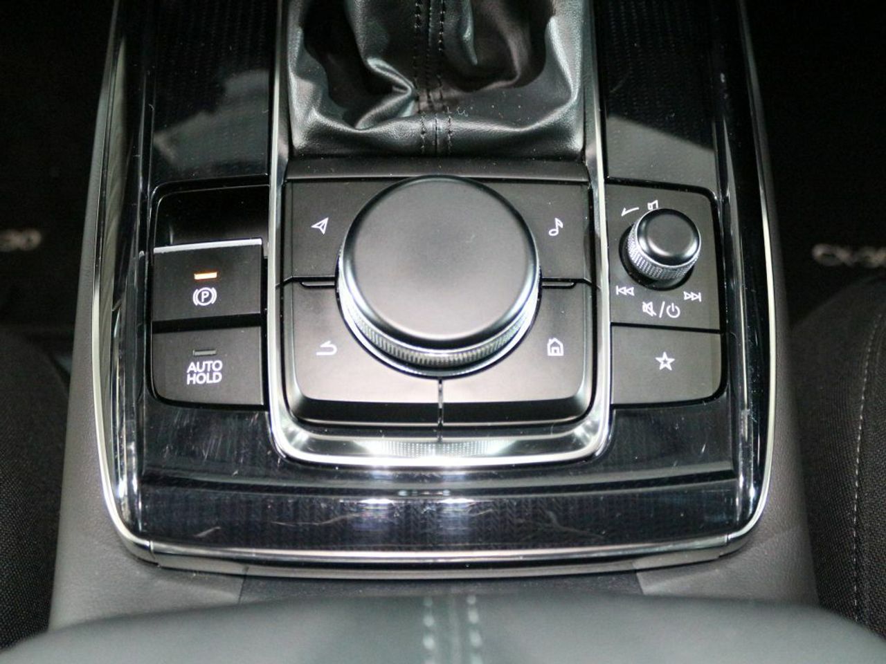 Foto Mazda CX-30 31