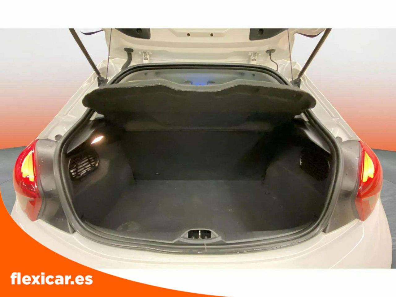 Foto Peugeot 208 10