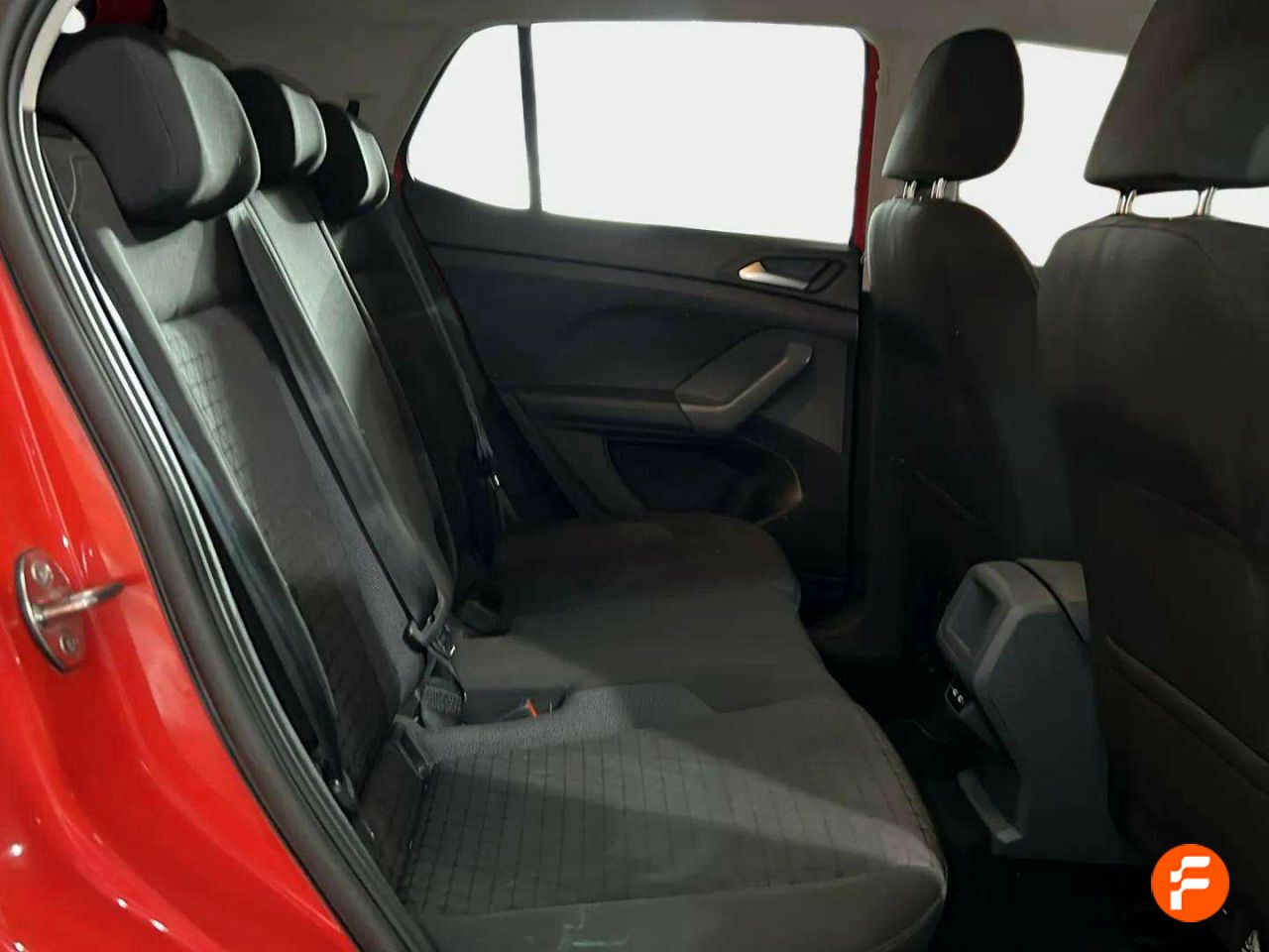 Foto Volkswagen T-Cross 14