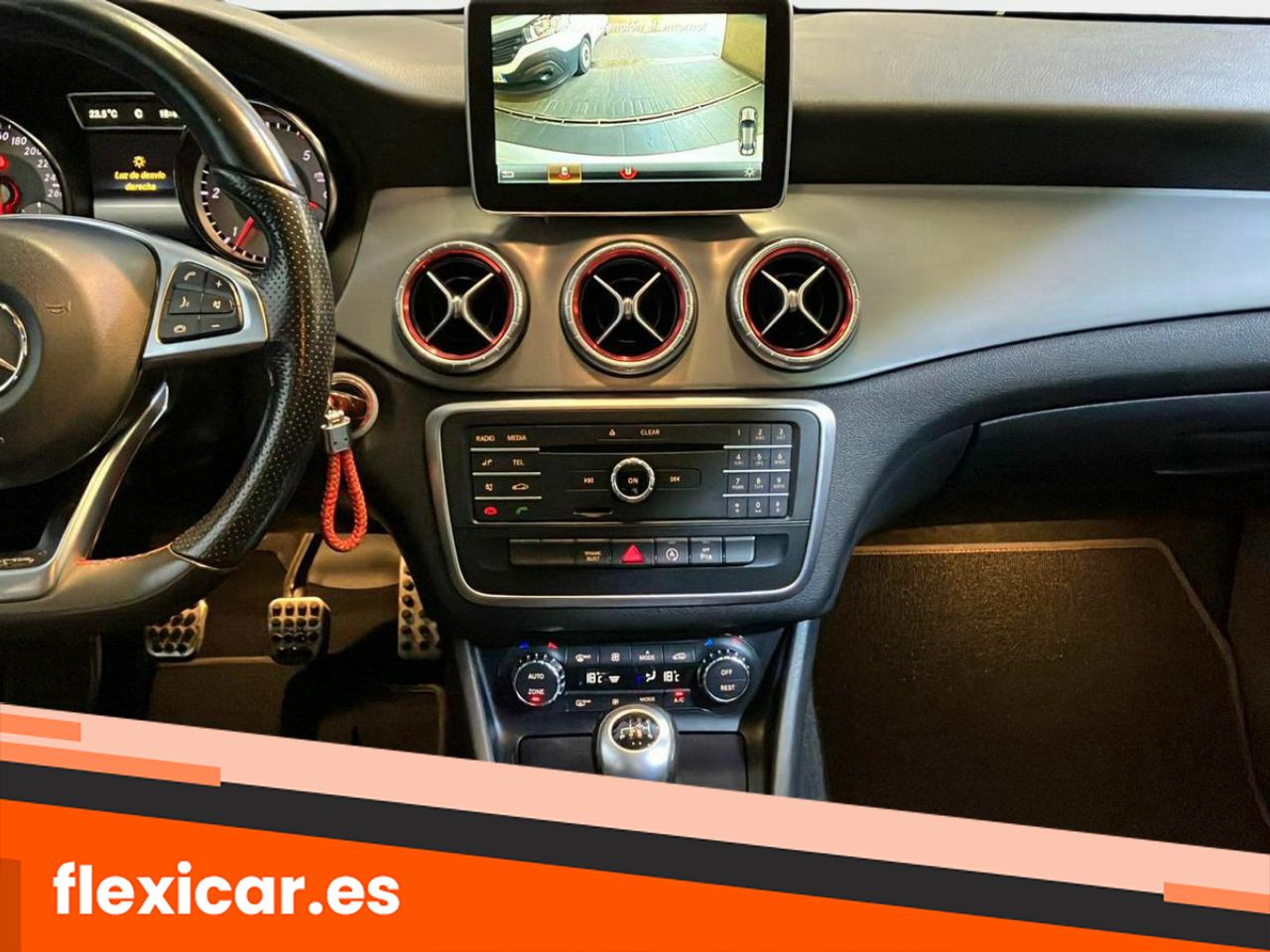Foto Mercedes-Benz Clase CLA 11