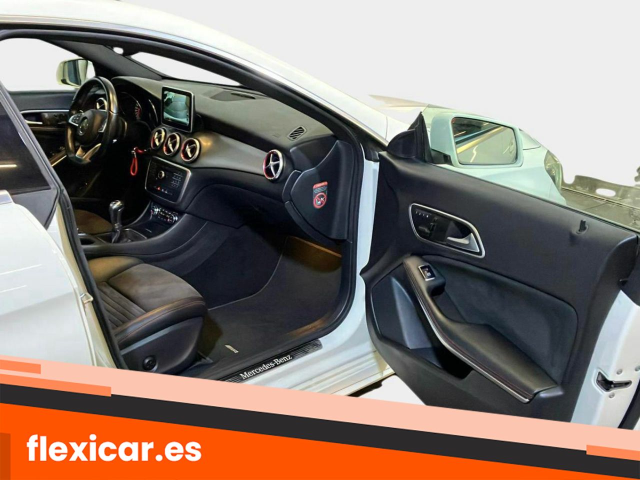 Foto Mercedes-Benz Clase CLA 21