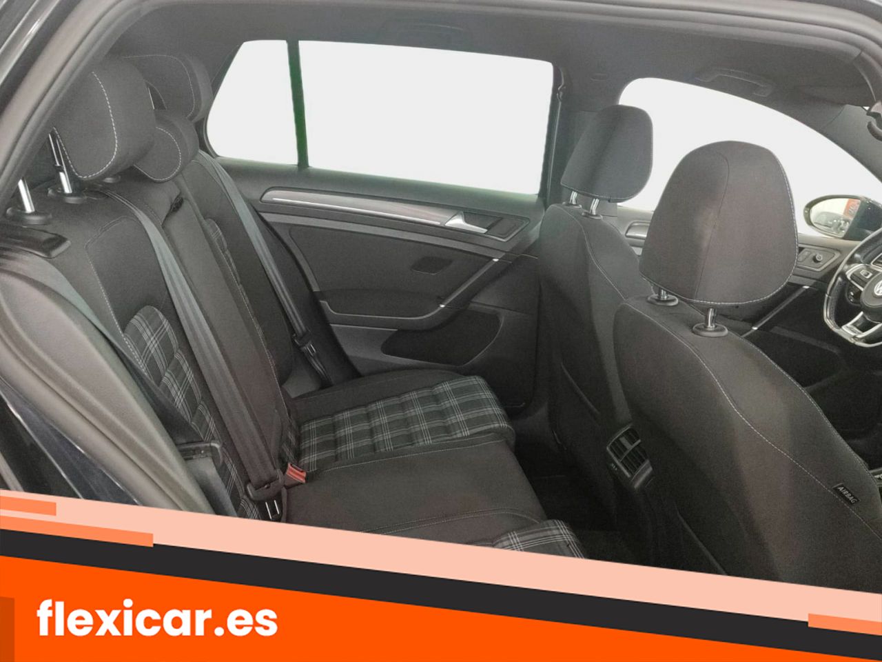 Foto Volkswagen Golf 21