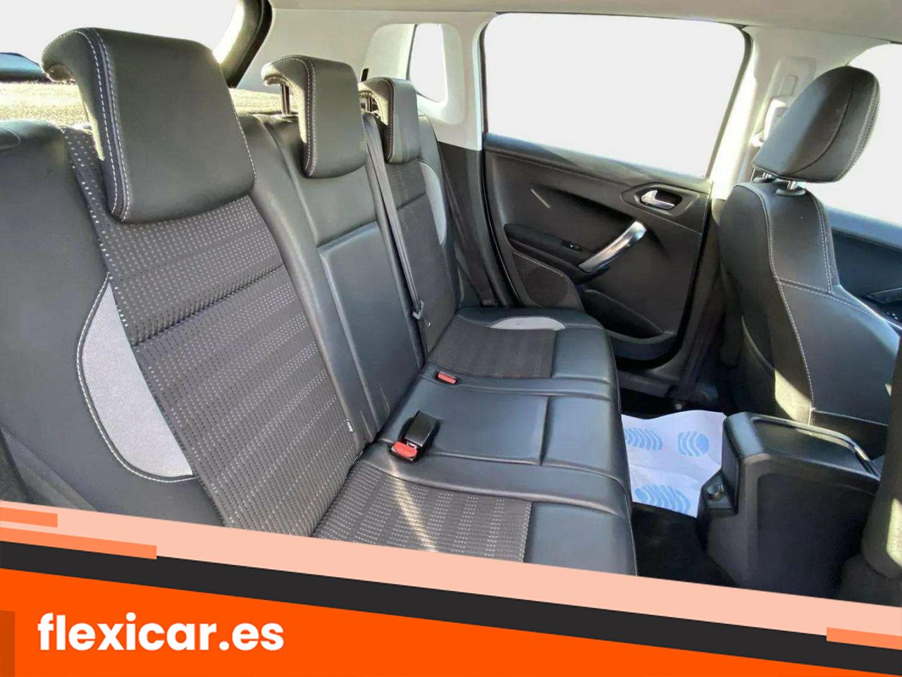 Foto Peugeot 2008 11