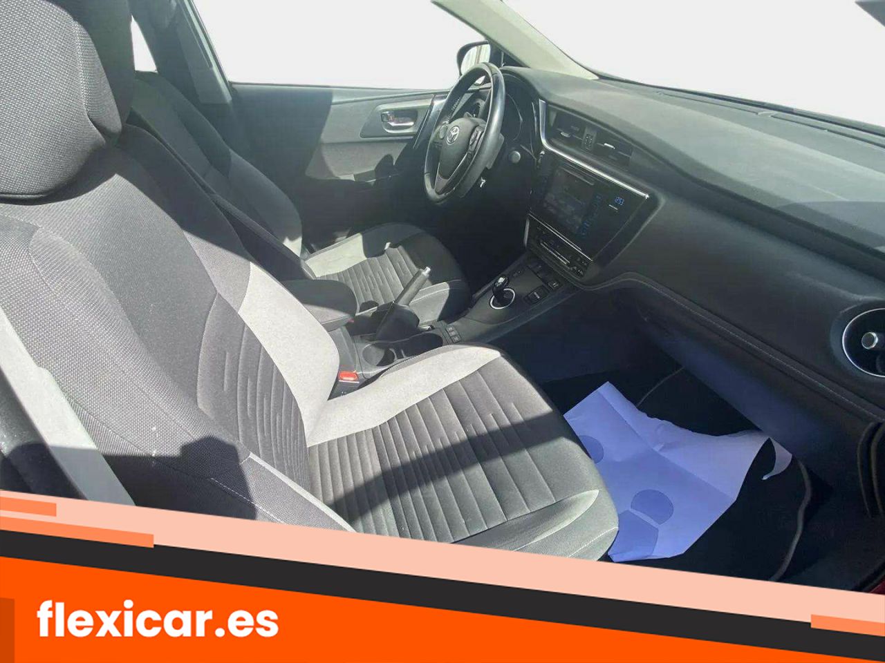 Foto Toyota Auris 12