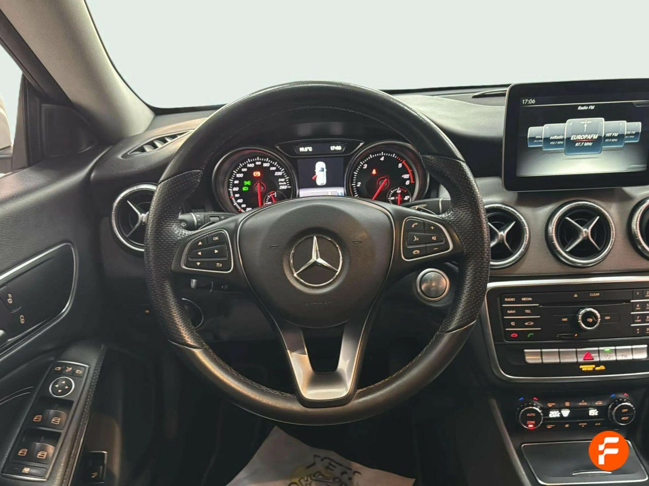 Foto Mercedes-Benz Clase CLA 16