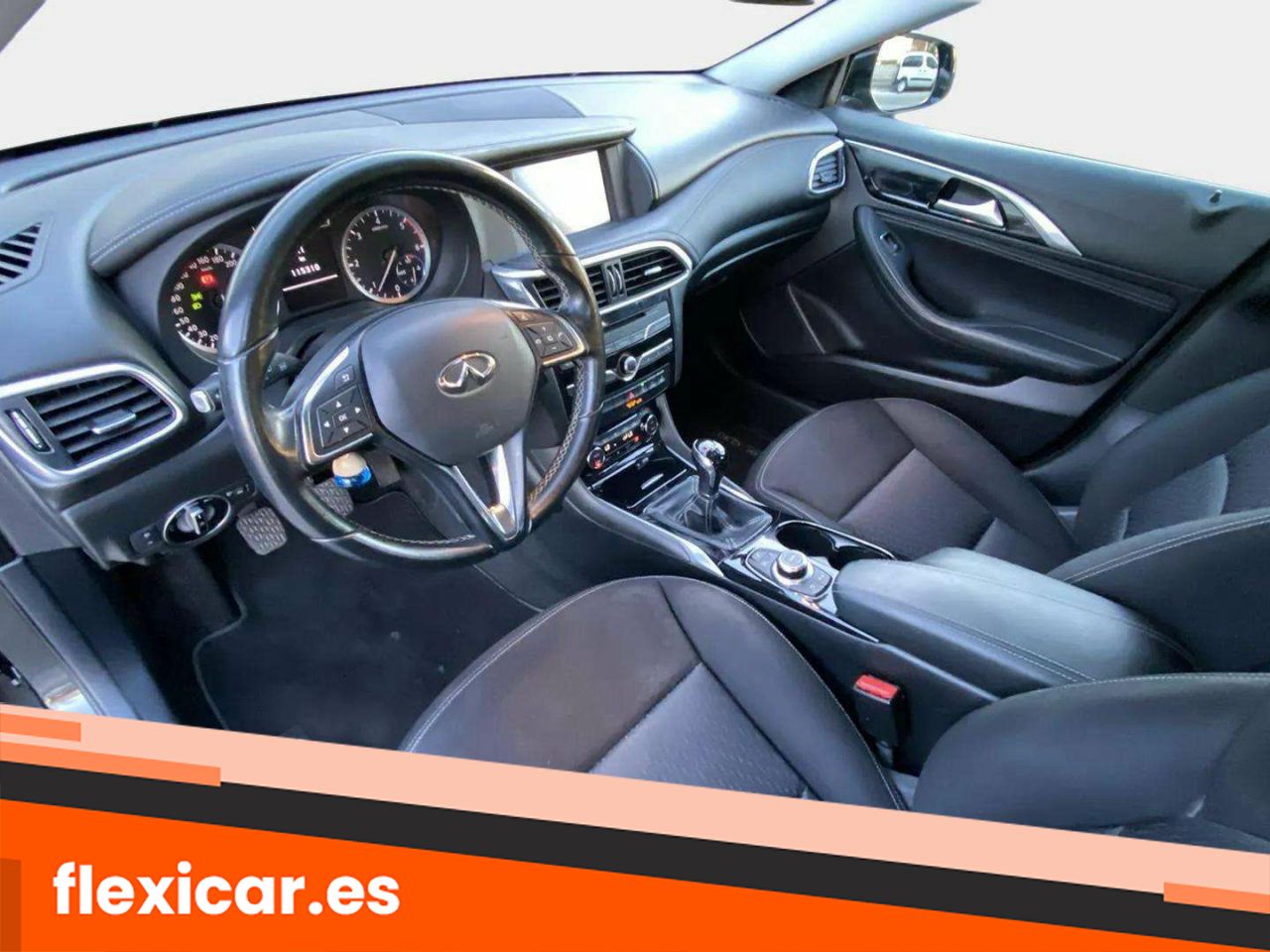 Foto Infiniti Q30 13