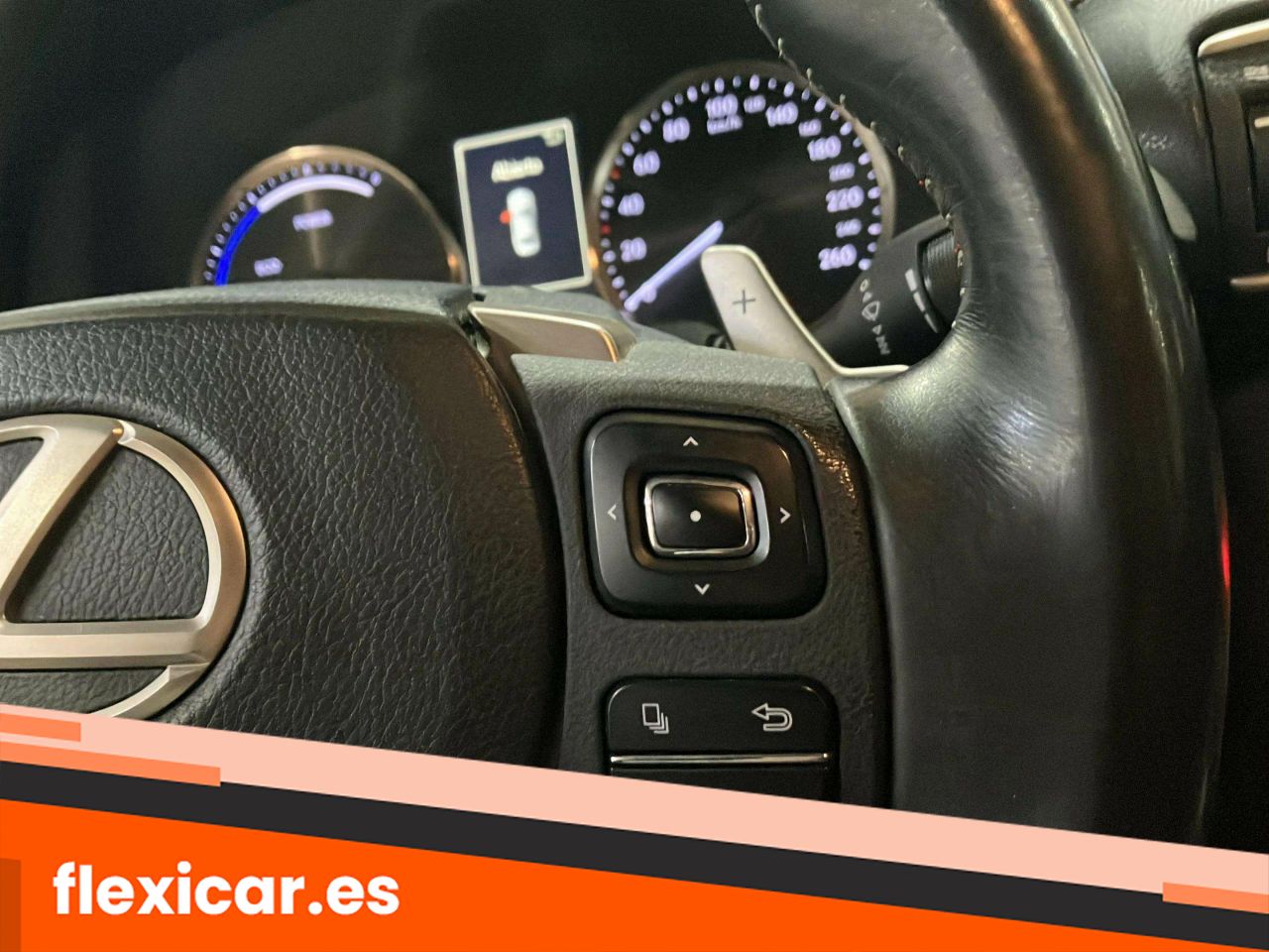 Foto Lexus IS 16