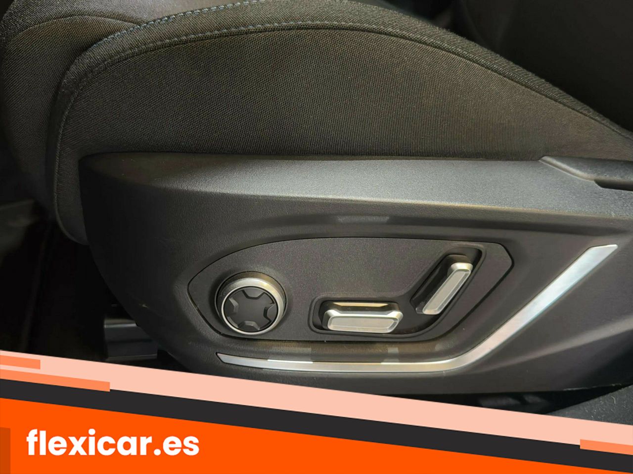 Foto LYNK&CO 01 25