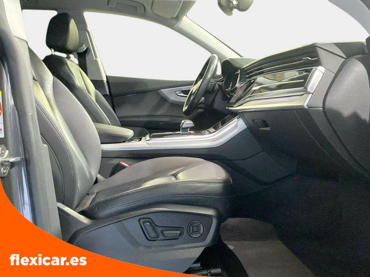 Foto Audi Q8 13