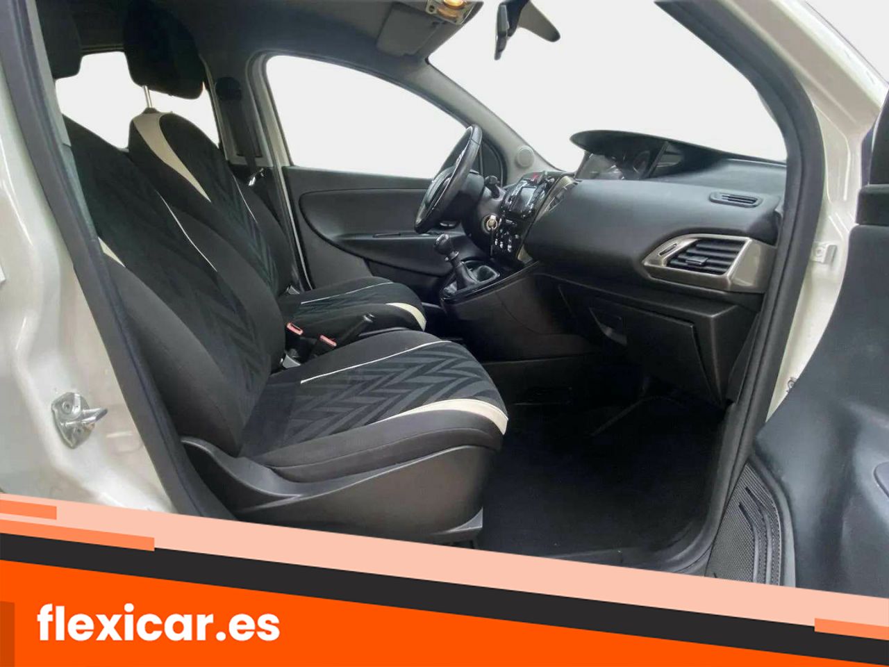 Foto Lancia Ypsilon 10