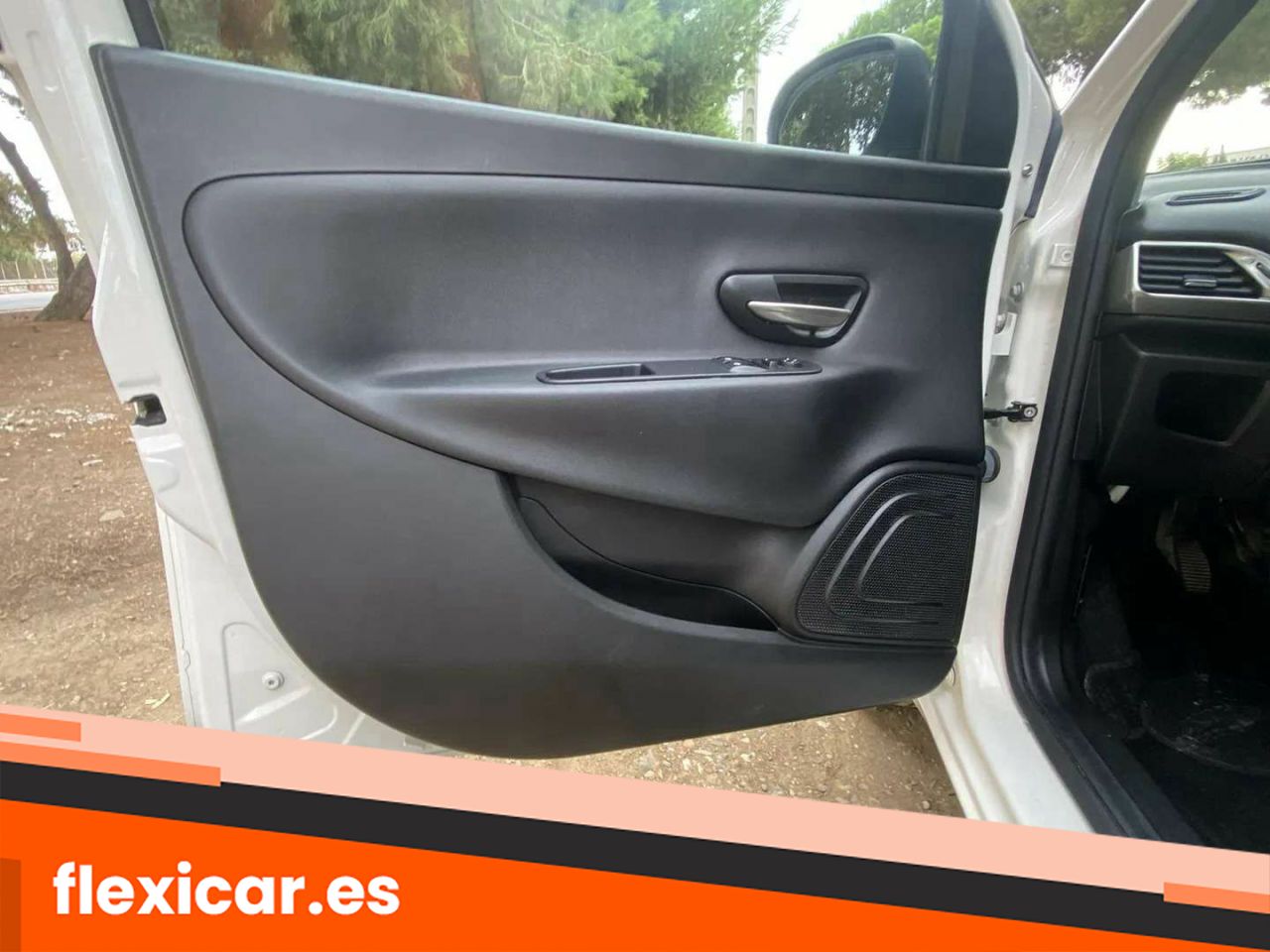 Foto Lancia Ypsilon 27