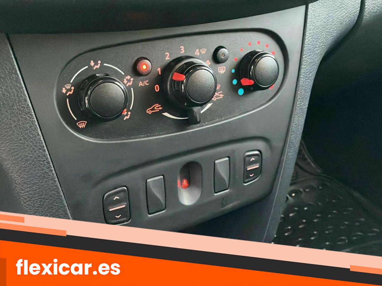 Foto Dacia Sandero 23