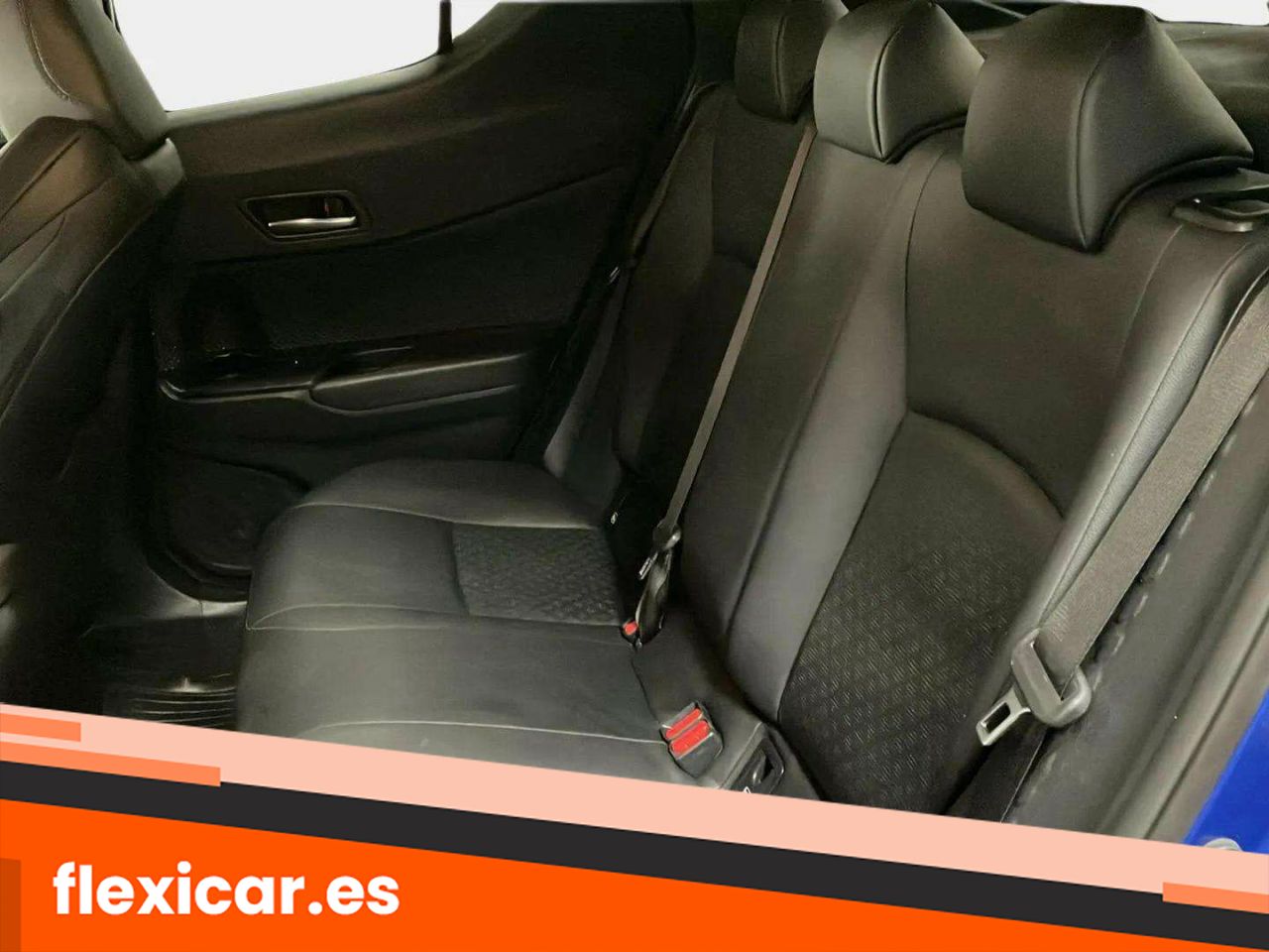 Foto Toyota C-HR 15