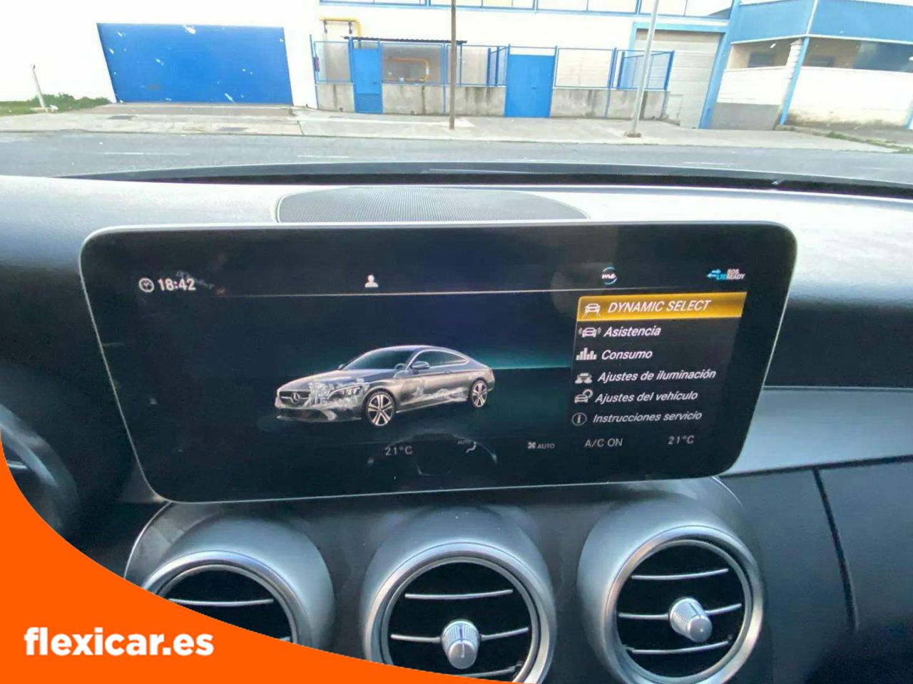 Foto Mercedes-Benz Clase C 25