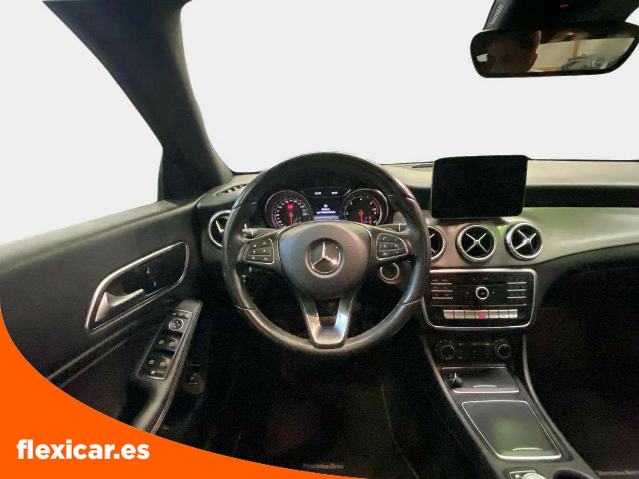 Foto Mercedes-Benz Clase CLA 11