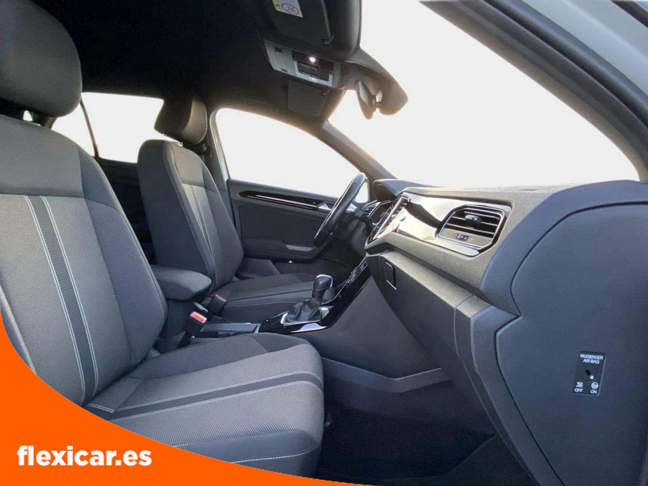 Foto Volkswagen T-Roc 24
