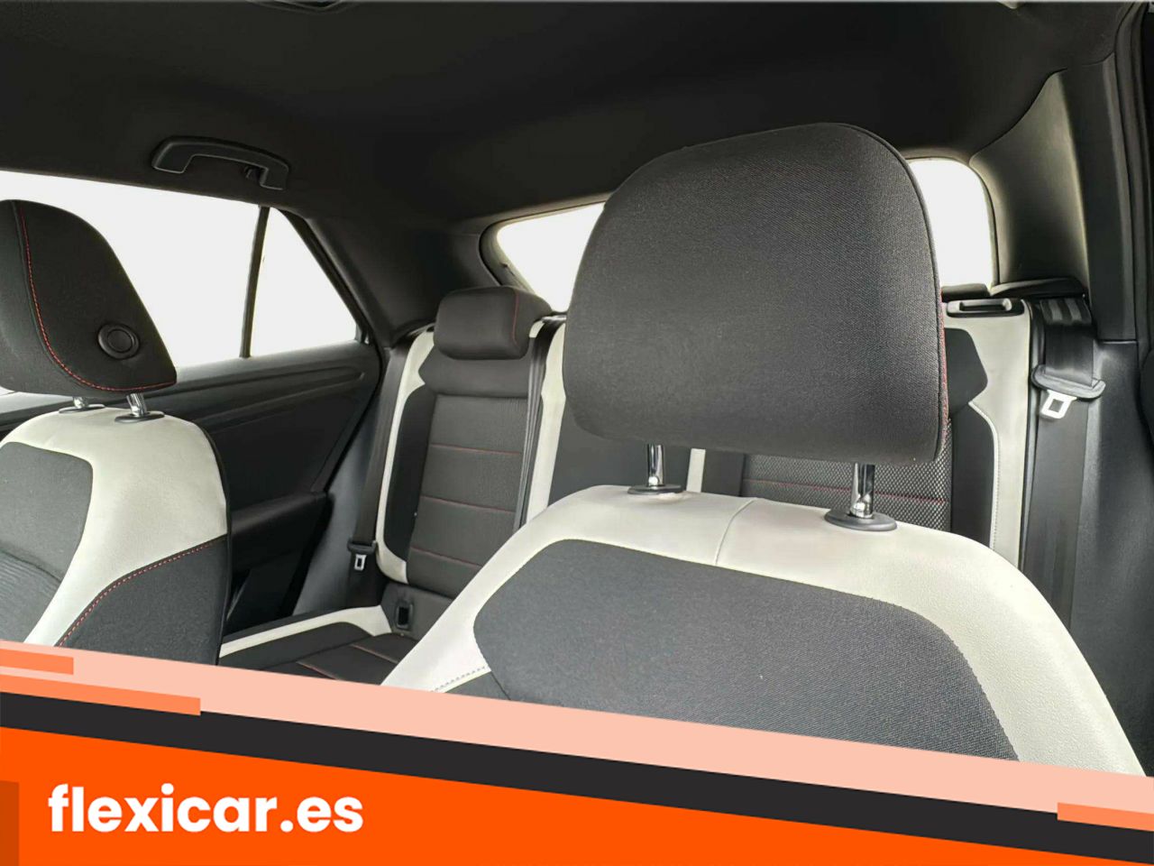 Foto Volkswagen T-Roc 11