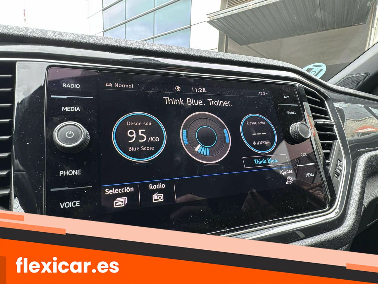 Foto Volkswagen T-Roc 26