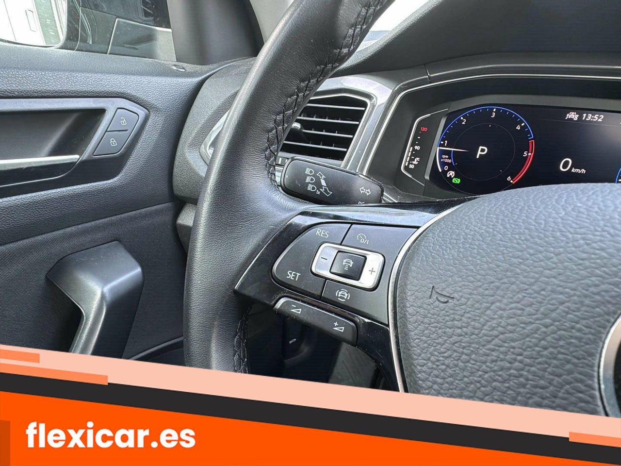 Foto Volkswagen T-Roc 15