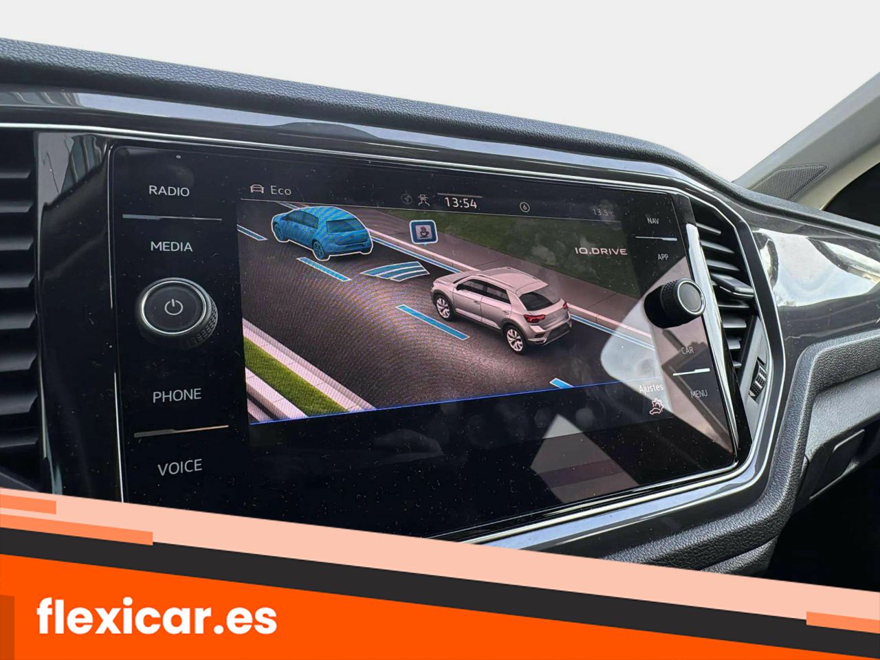 Foto Volkswagen T-Roc 16
