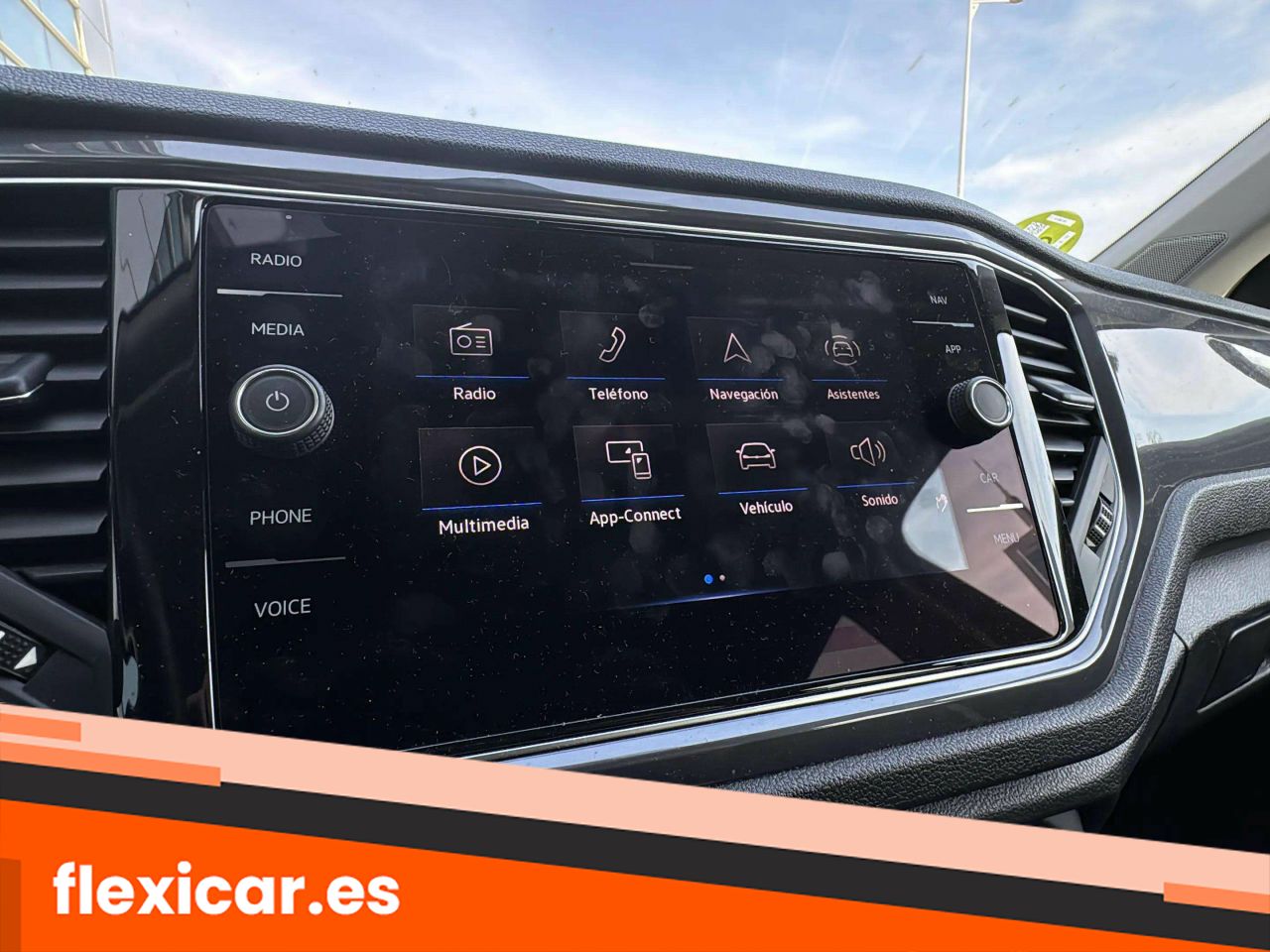 Foto Volkswagen T-Roc 24