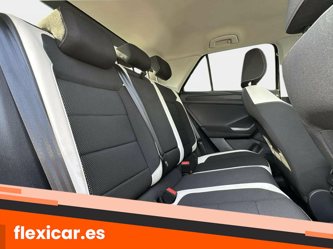 Foto Volkswagen T-Roc 27