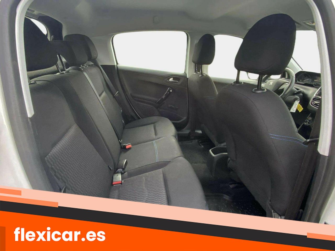 Foto Peugeot 208 15