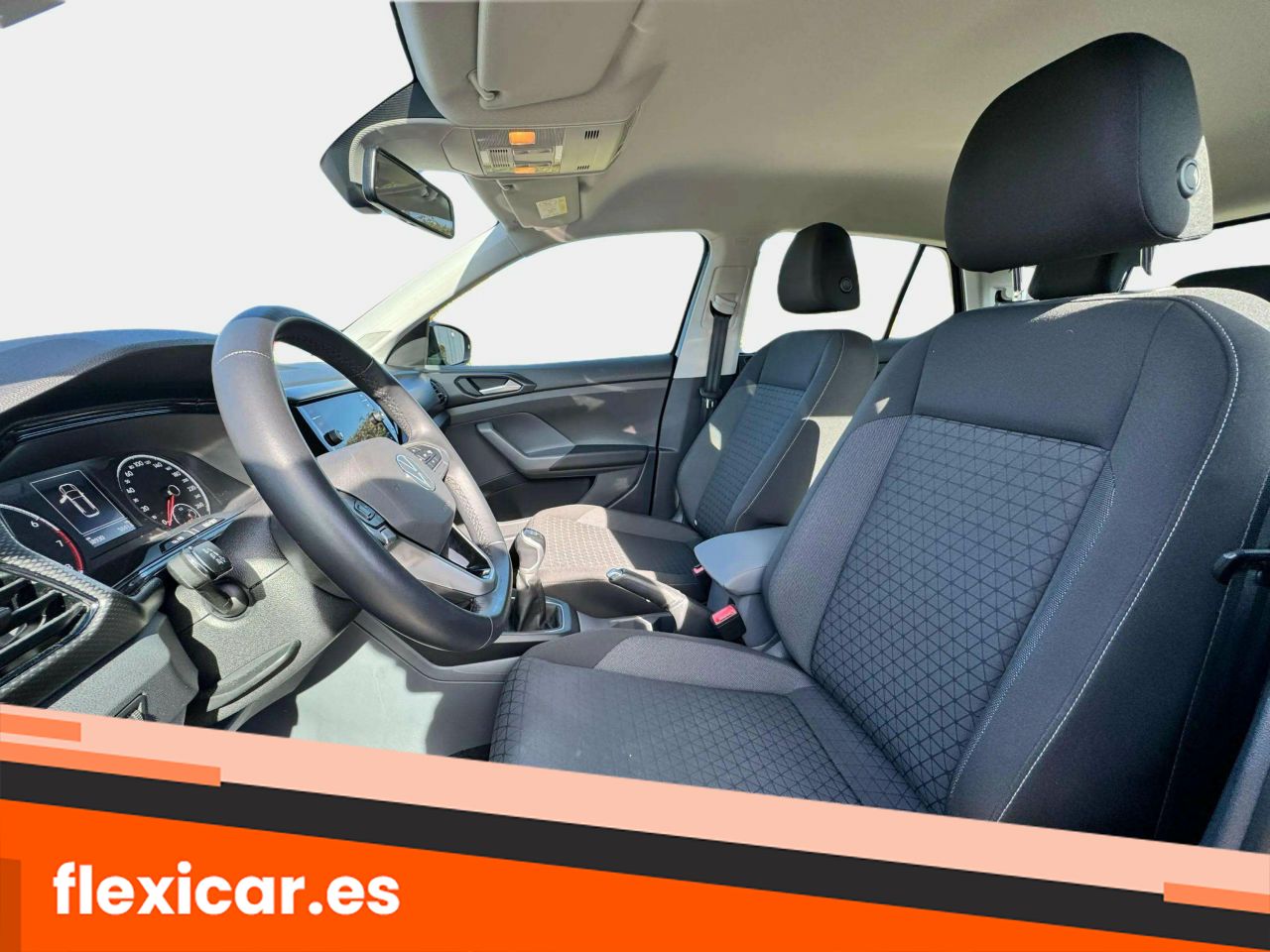Foto Volkswagen T-Cross 16