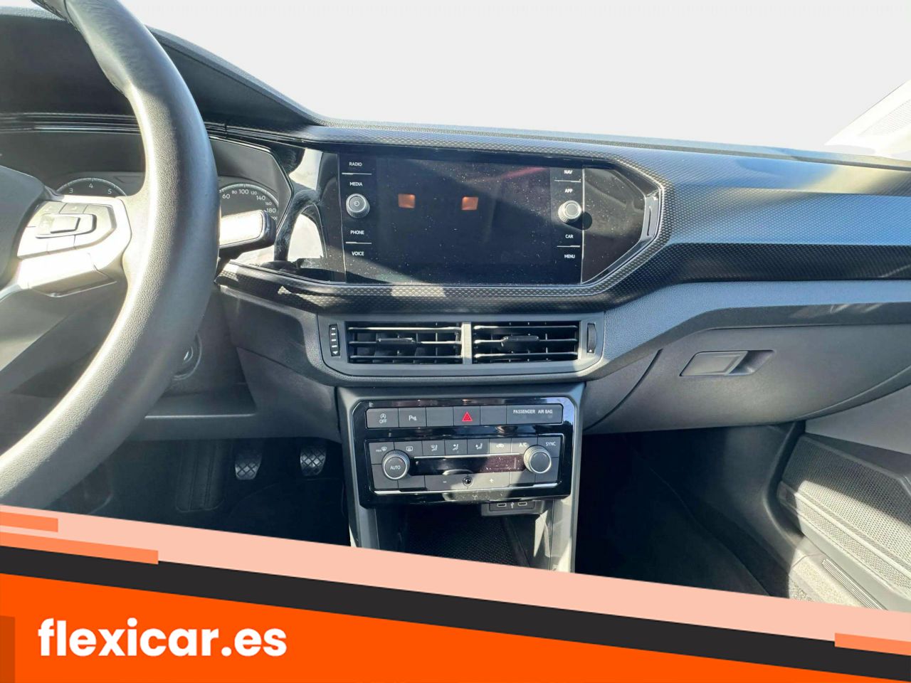 Foto Volkswagen T-Cross 17