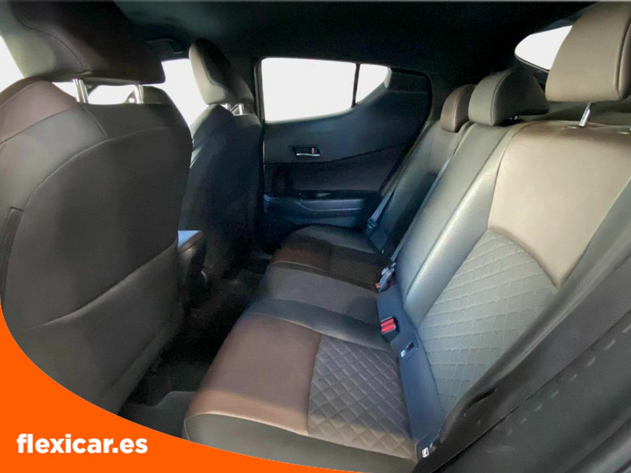 Foto Toyota C-HR 10