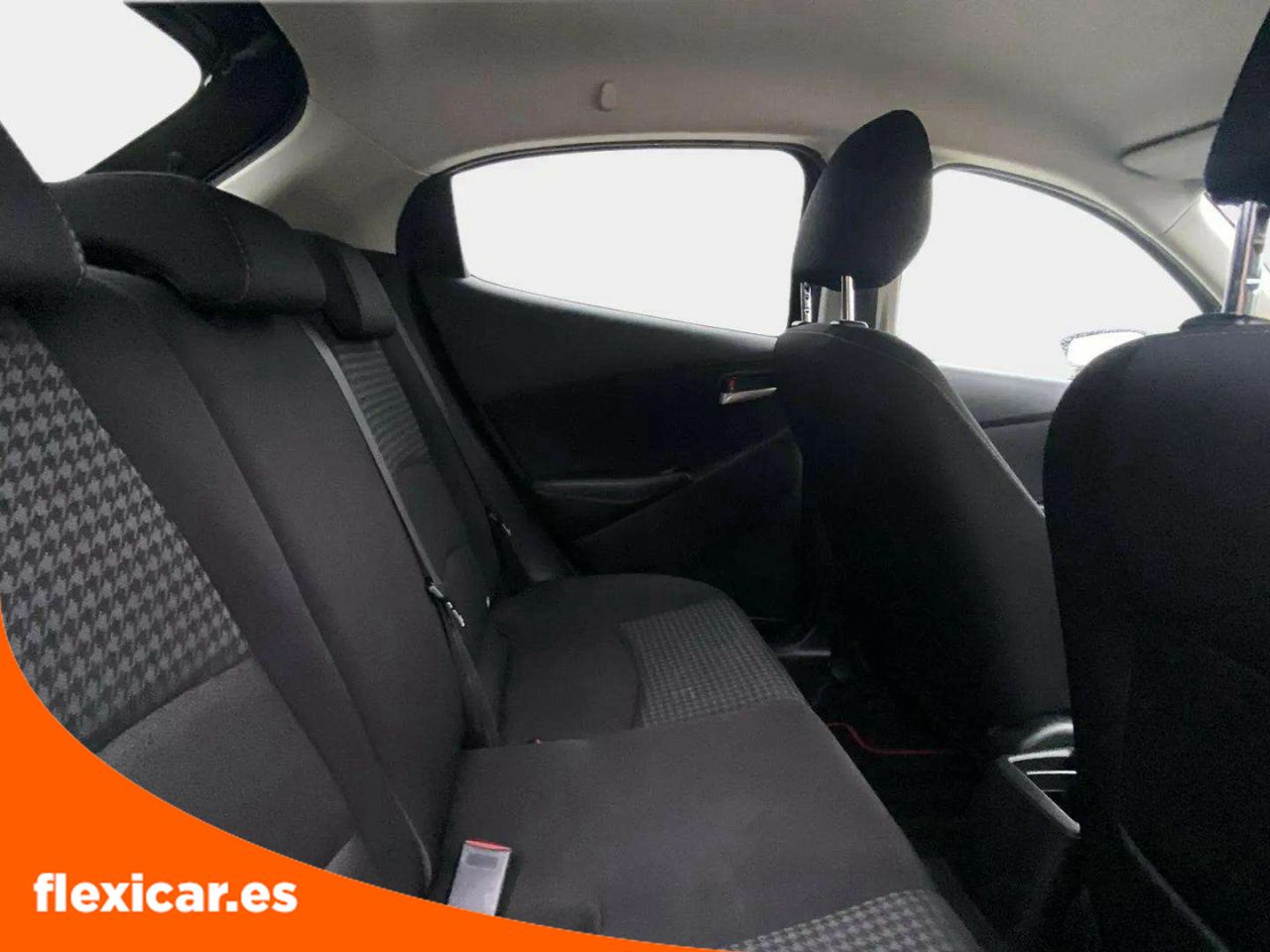 Foto Mazda Mazda2 15