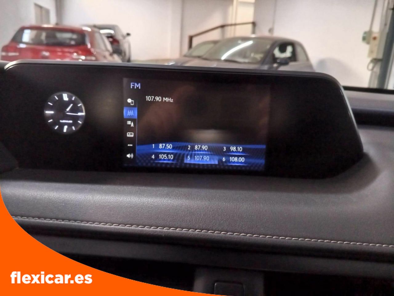 Foto Lexus UX 13
