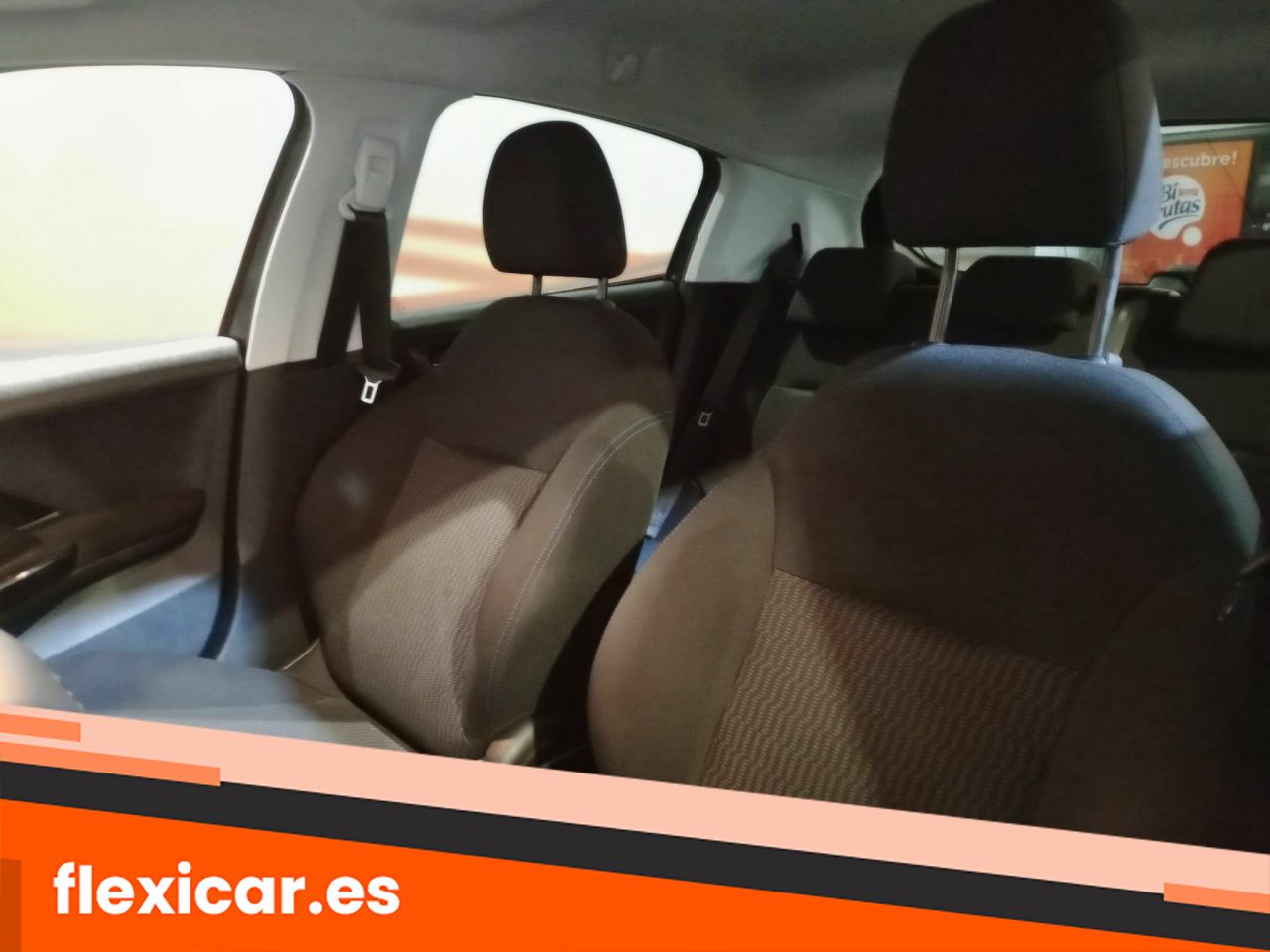 Foto Peugeot 208 11