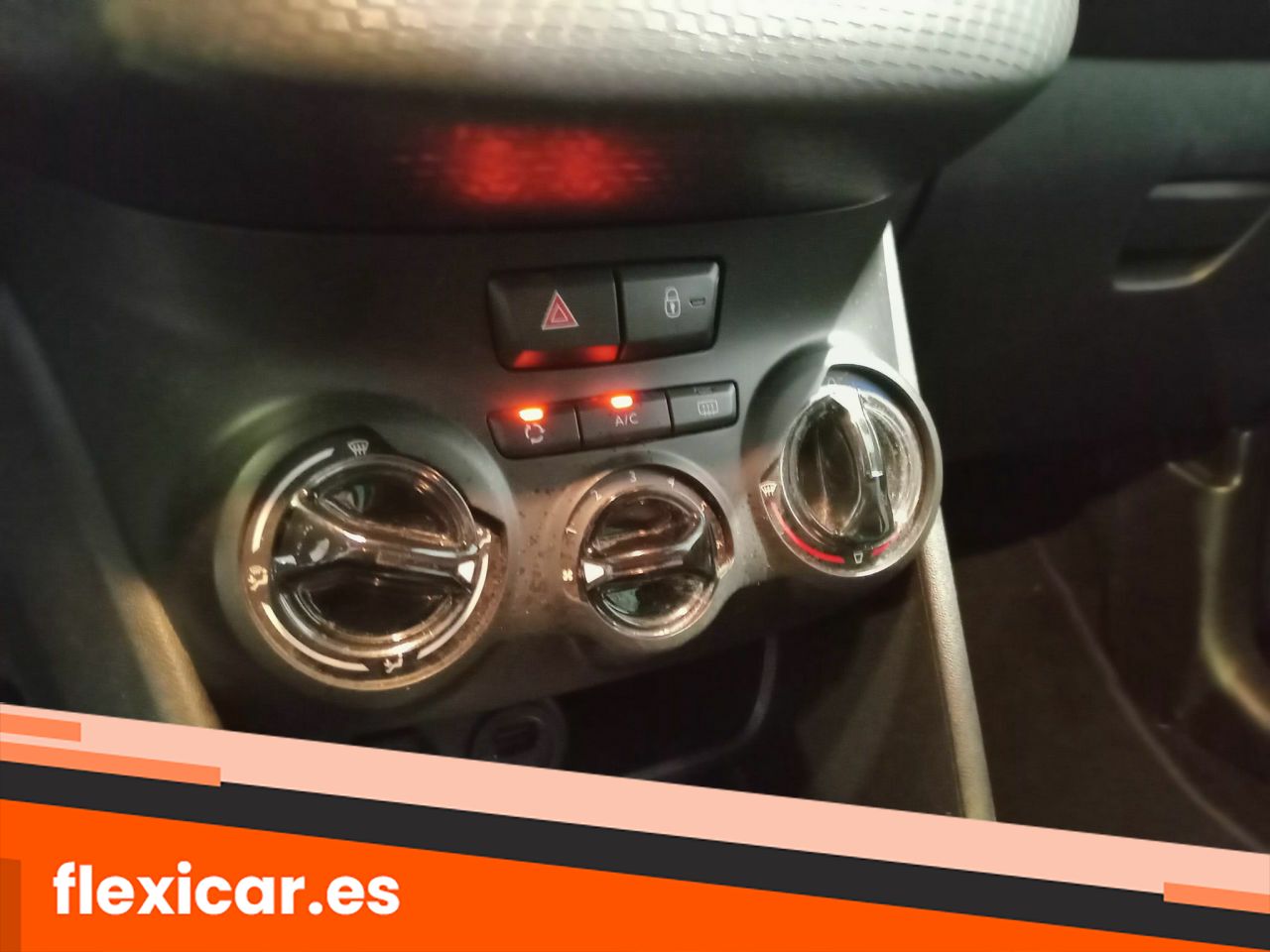 Foto Peugeot 208 16
