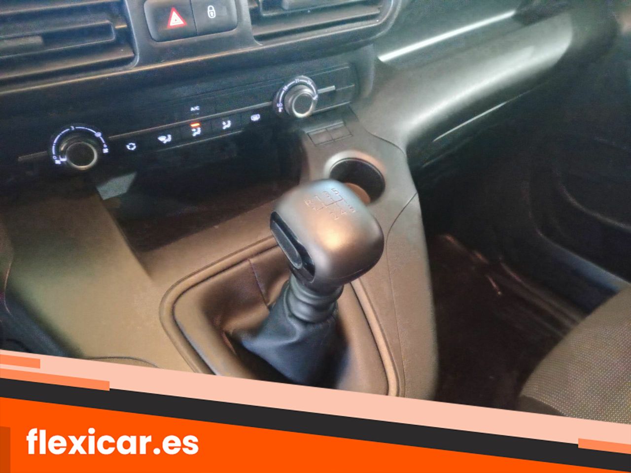 Foto Peugeot Rifter 8