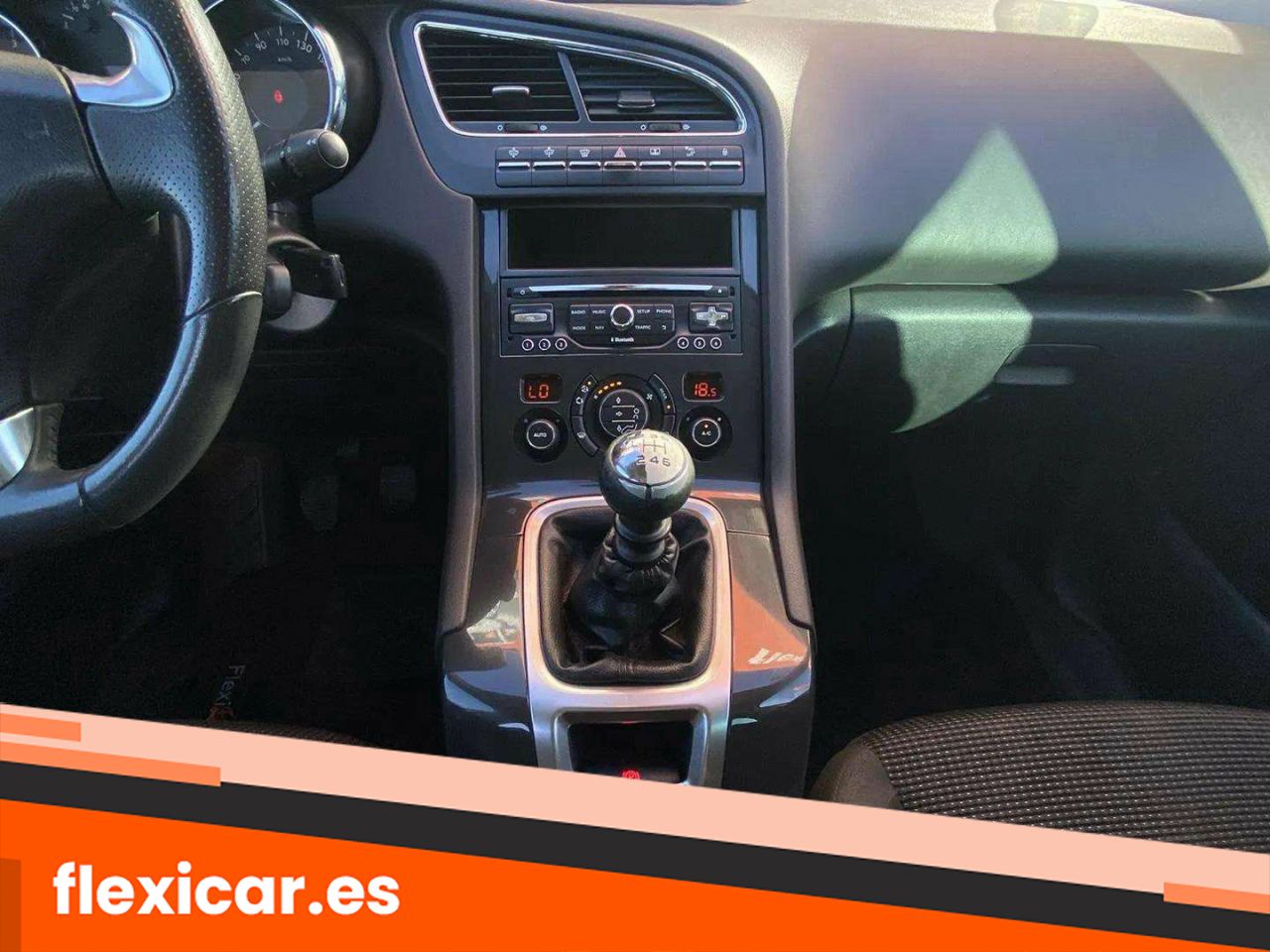 Foto Peugeot 5008 8