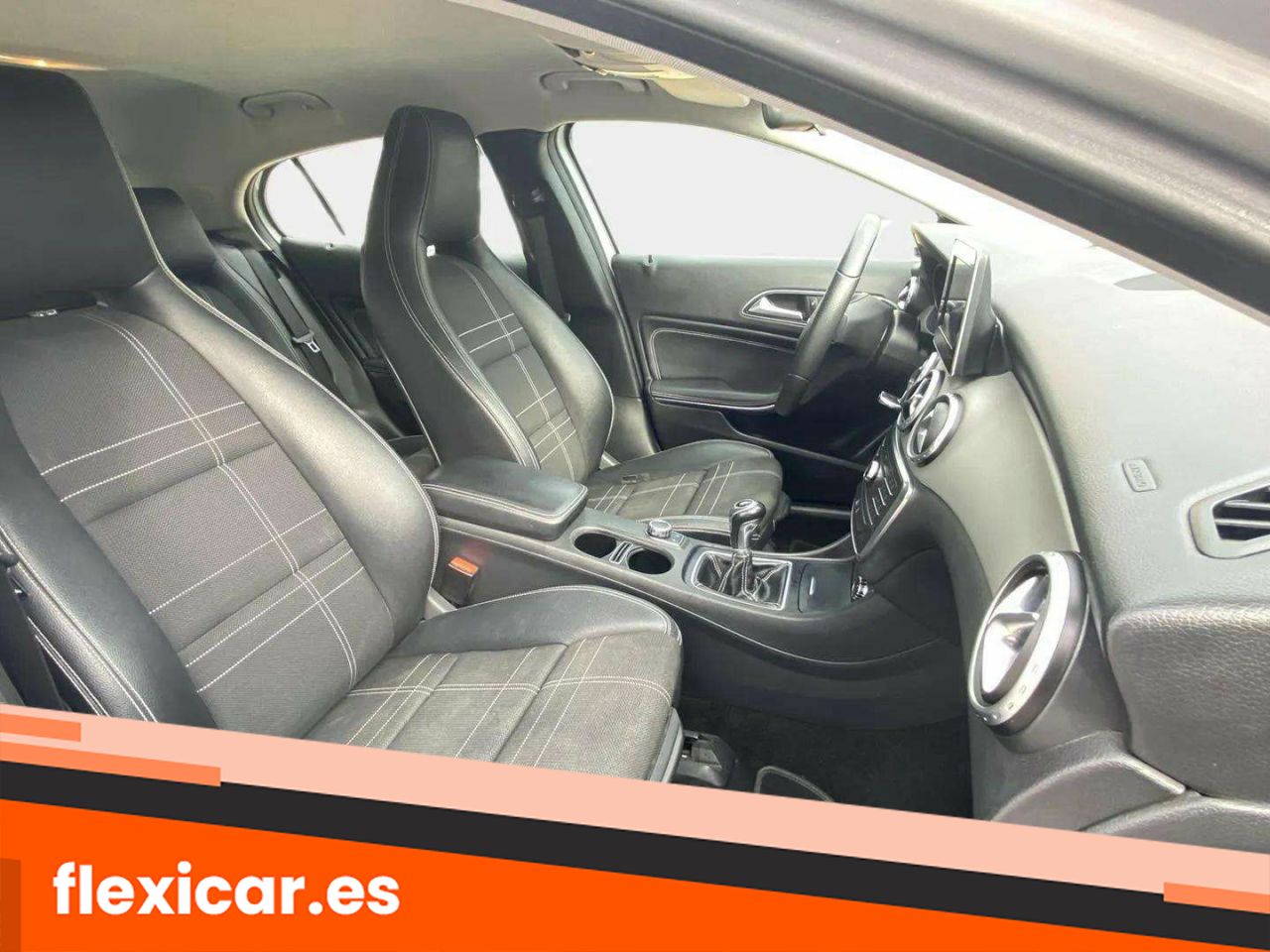 Foto Mercedes-Benz Clase GLA 12