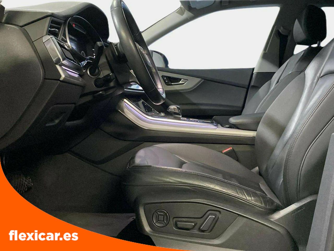 Foto Audi Q8 11