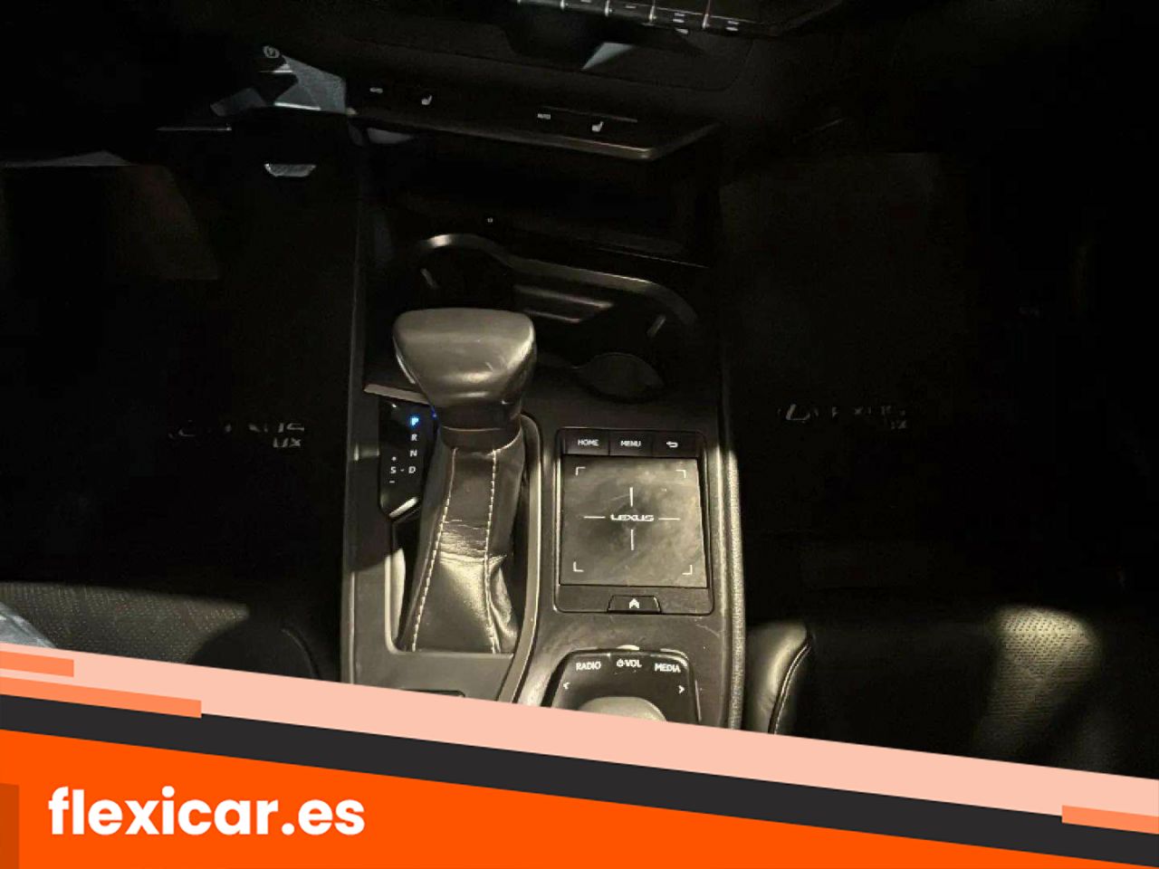 Foto Lexus UX 24