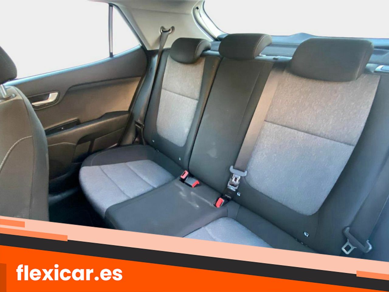 Foto Kia Stonic 38