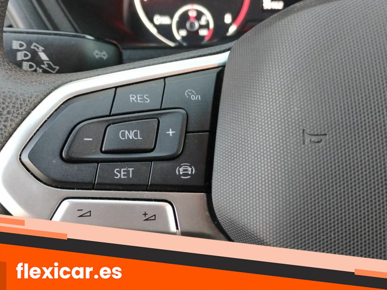 Foto Volkswagen T-Cross 16