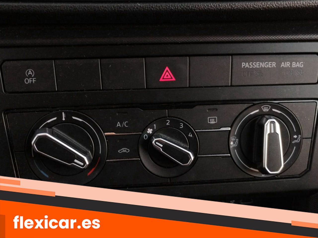 Foto Volkswagen T-Cross 23