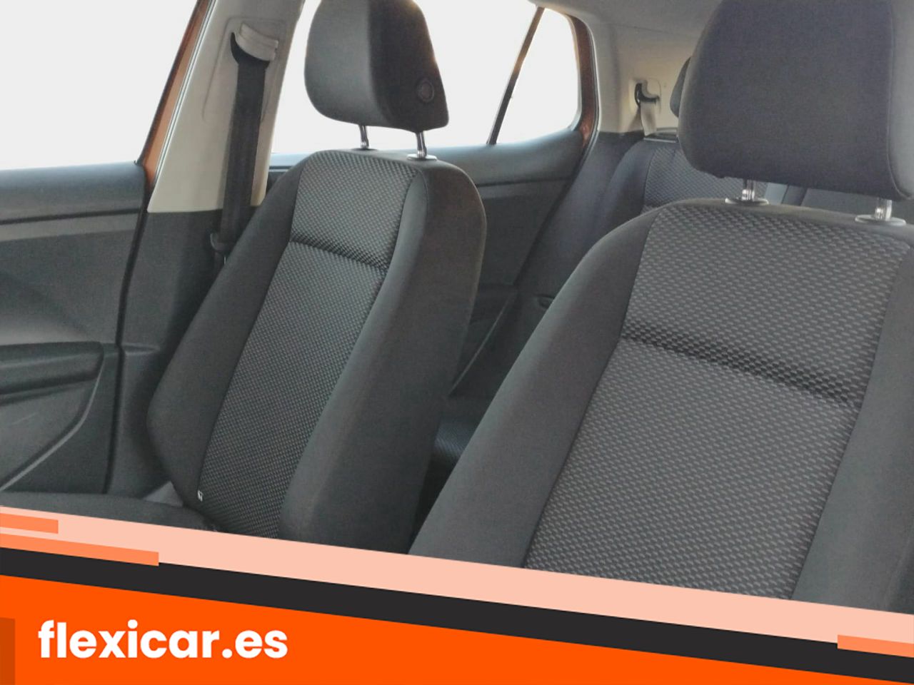 Foto Volkswagen T-Cross 29