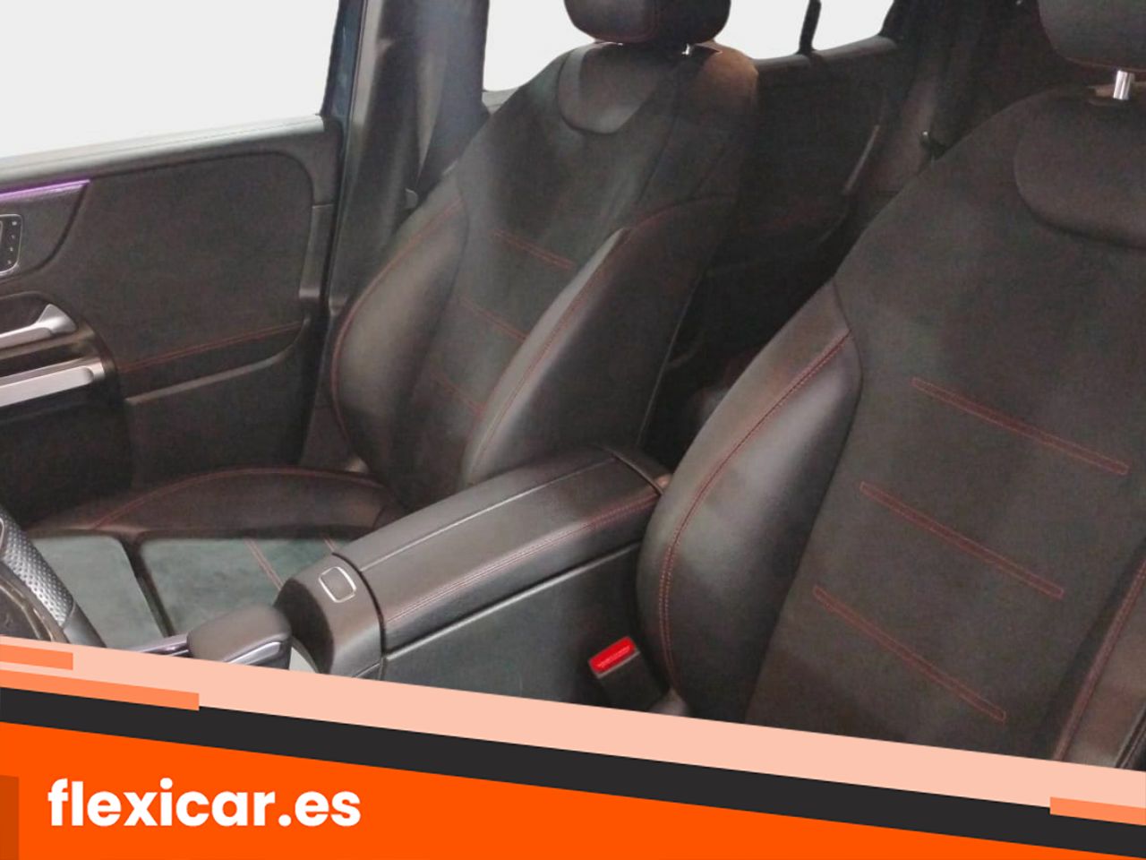 Foto Mercedes-Benz Clase GLB 24