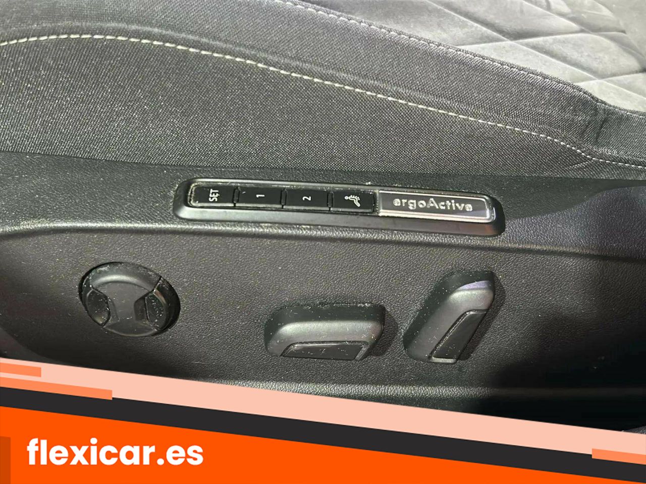 Foto Volkswagen Golf 32