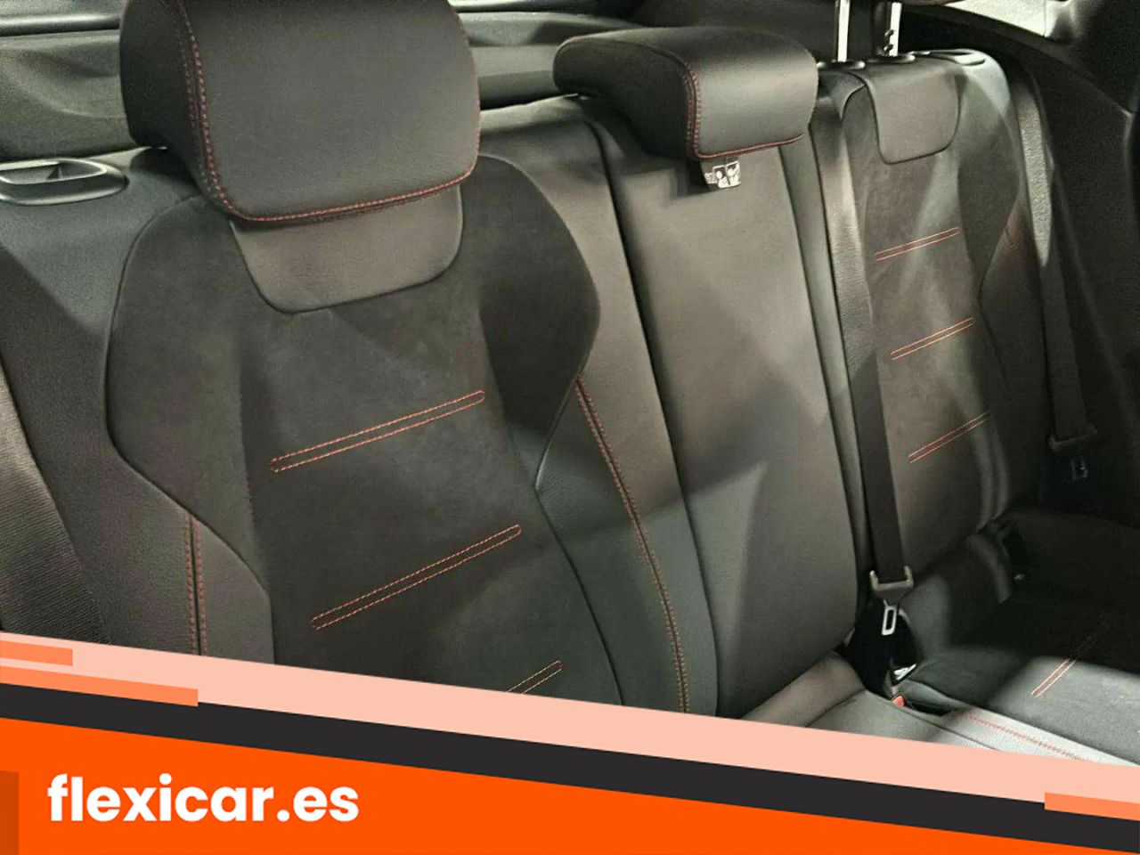 Foto Mercedes-Benz Clase GLA 13