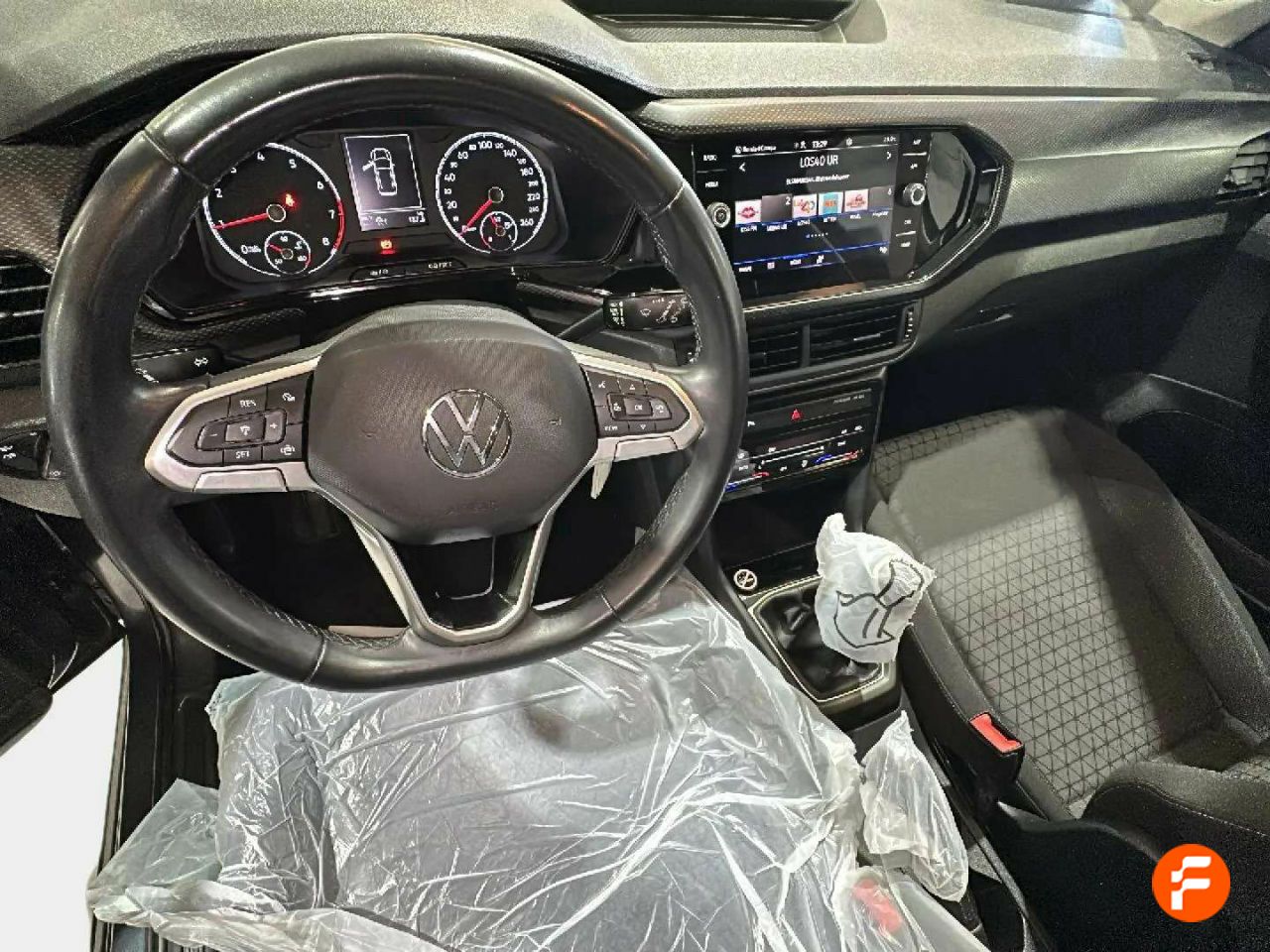 Foto Volkswagen T-Cross 11