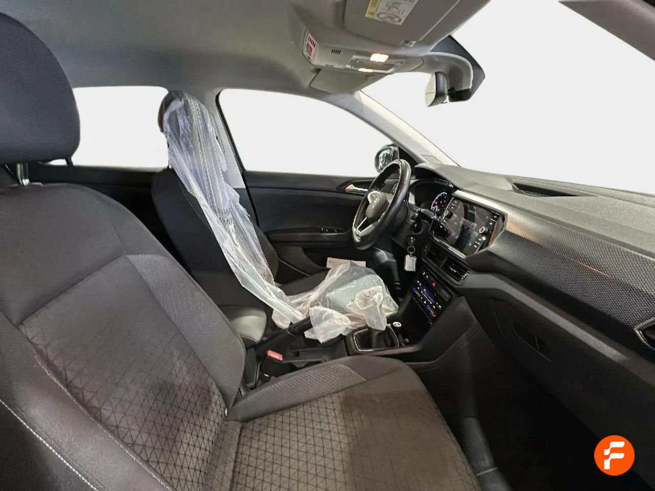 Foto Volkswagen T-Cross 16
